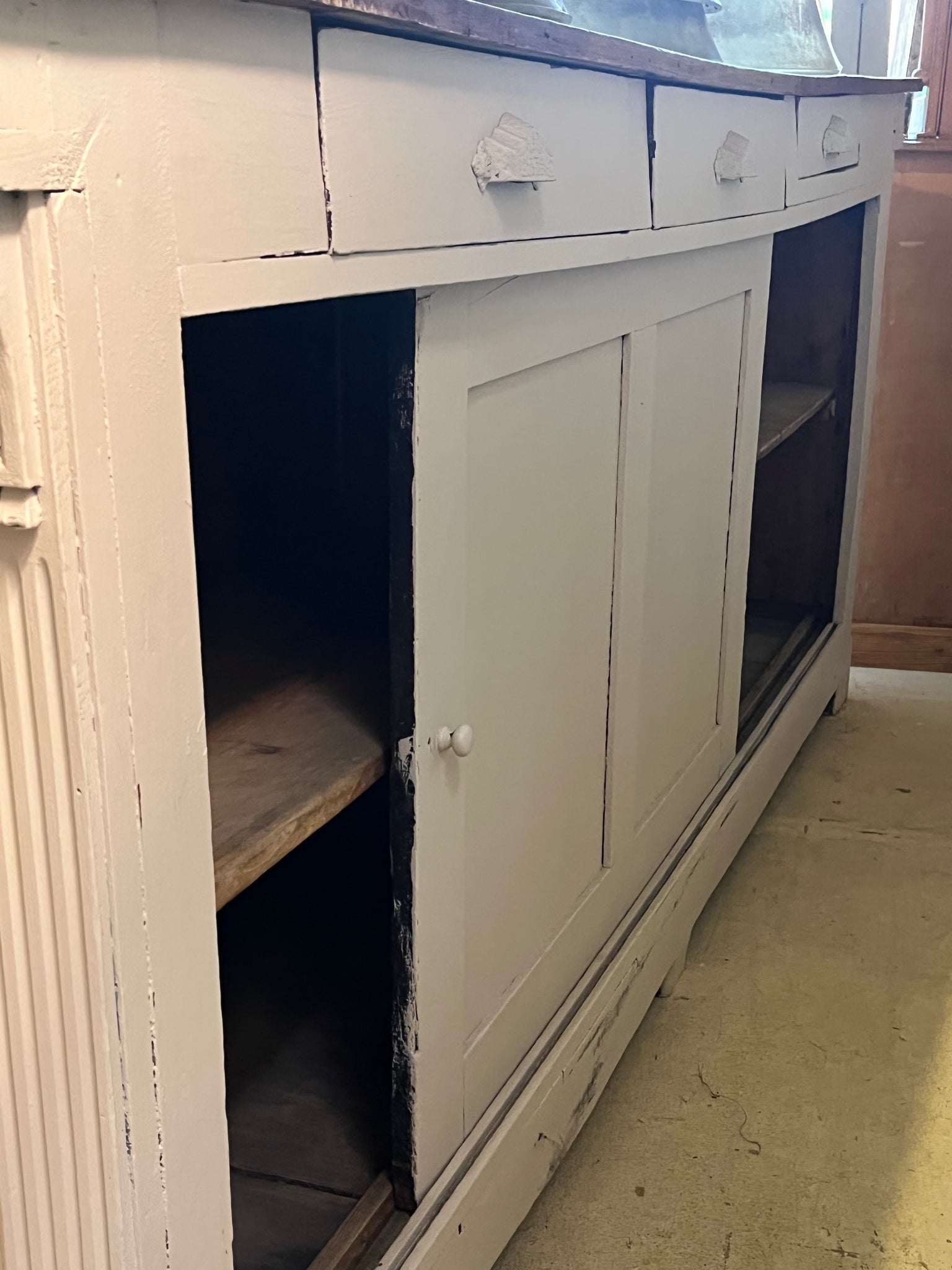 French antique shop counter