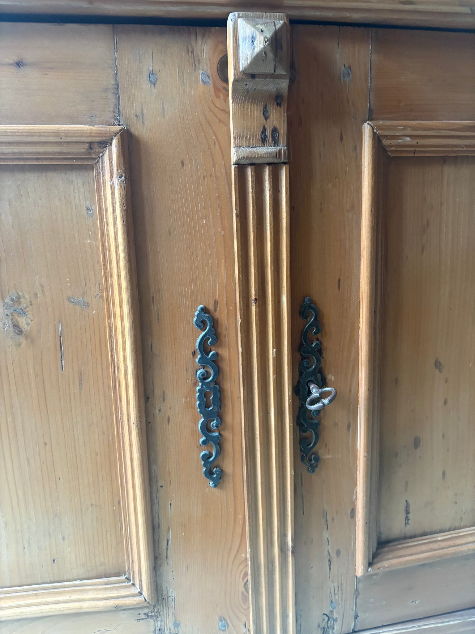European pine buffet