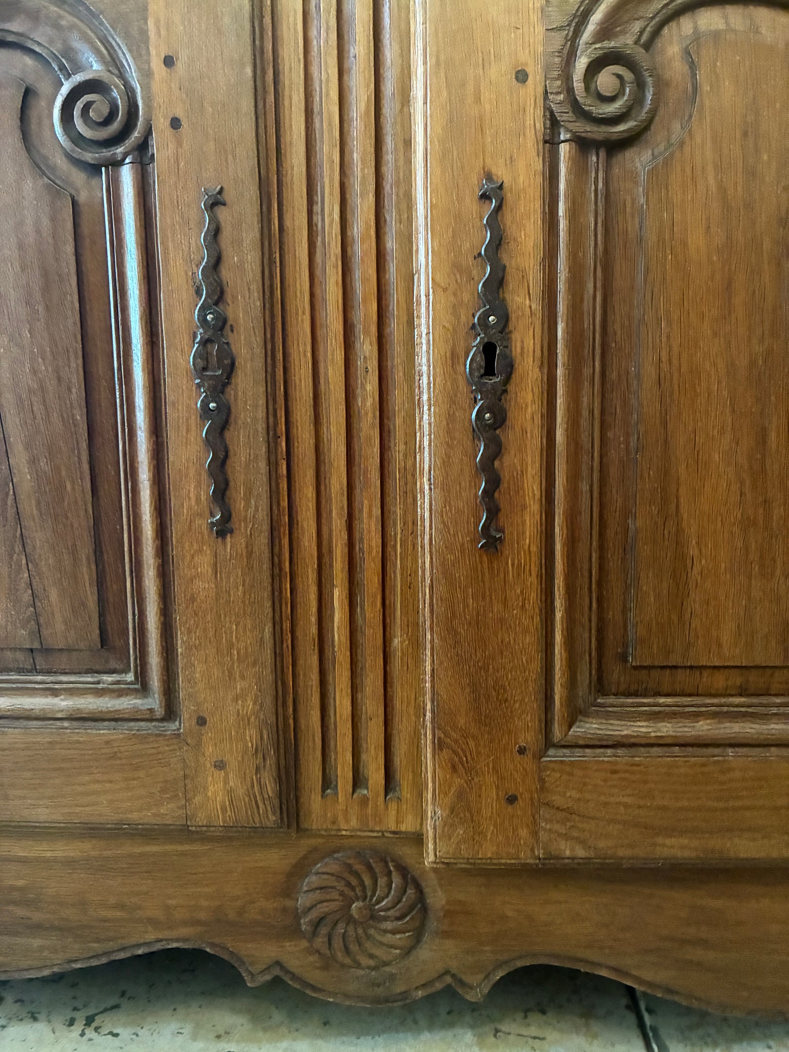 Antique French oak buffet