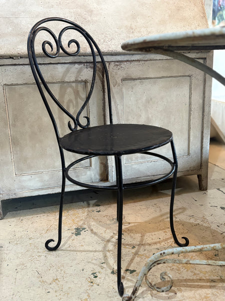 Set of 4 wrought iron garden chairs