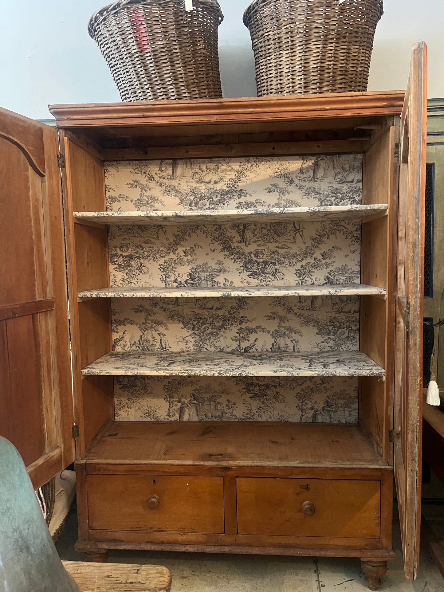 Large antique robe /cupboard