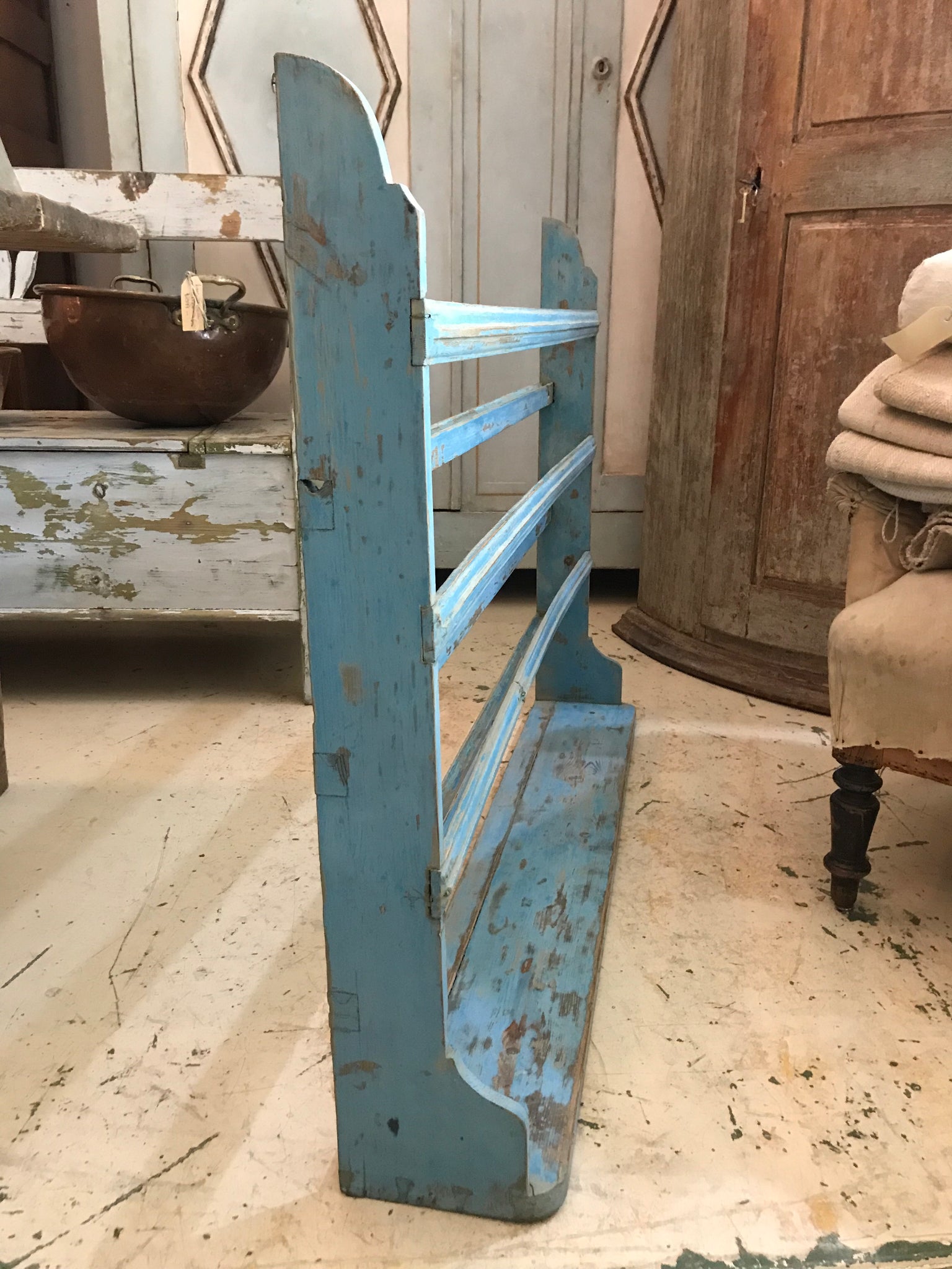 Antique plate rack