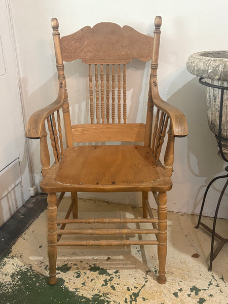 Antique cottage chair /carver