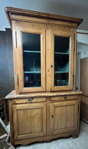 French storage and display buffet